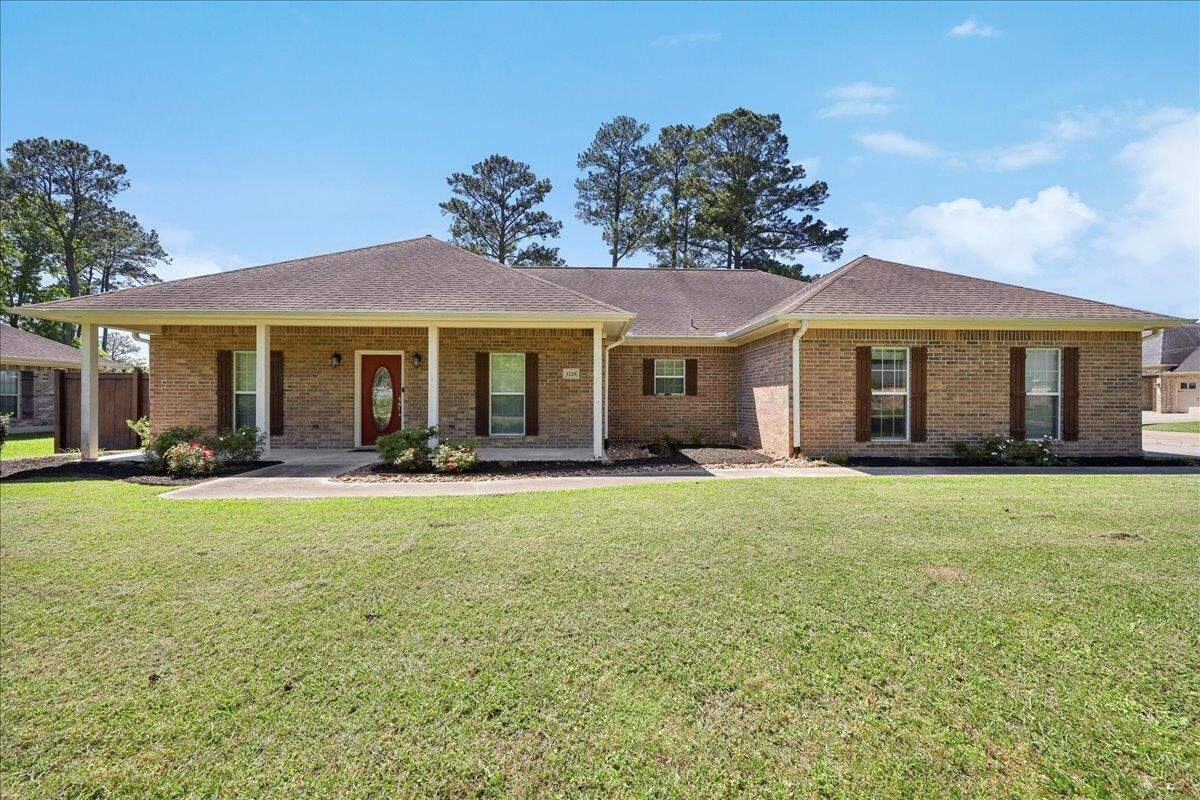 Property Photo:  1225 Tallow Circle  TX 77659 
