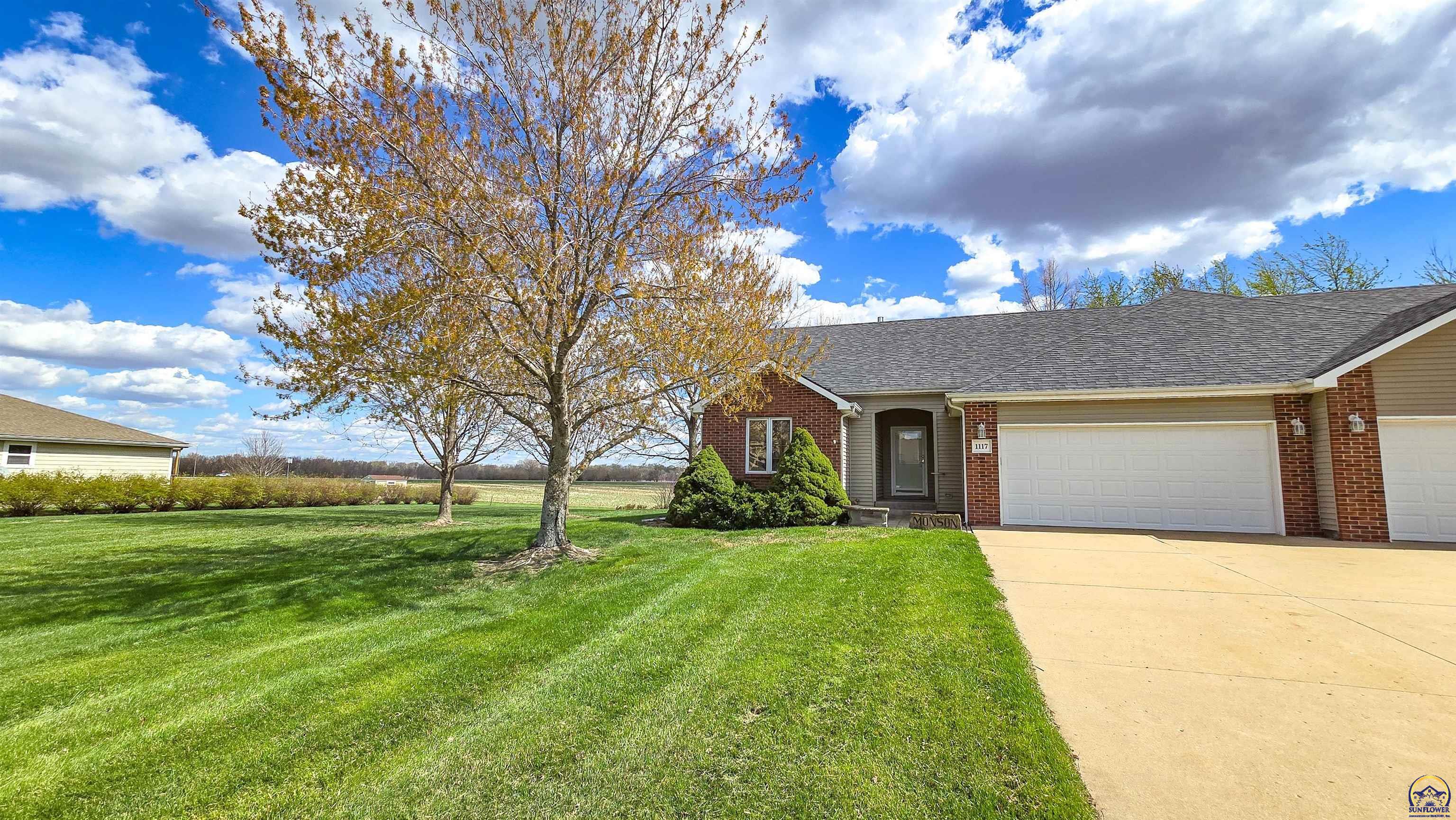 Property Photo:  1117 Columbine Dr  KS 66436 