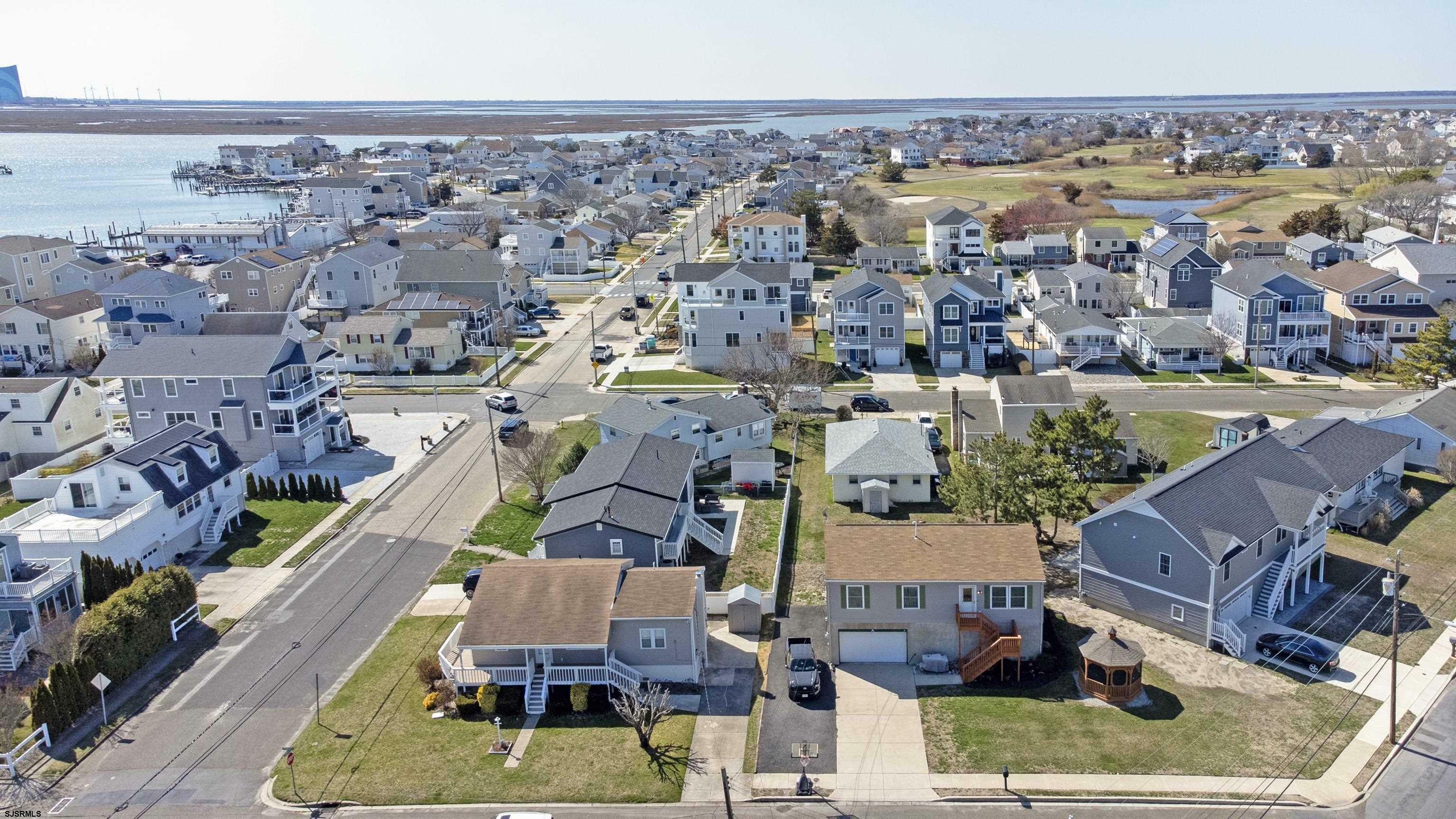 Property Photo:  2 Franklin Pl  NJ 08203-2432 