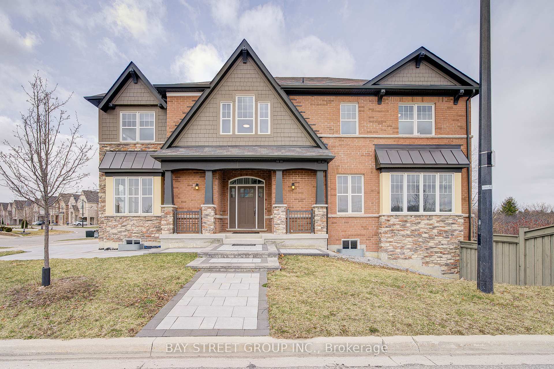 Property Photo: 152 Baber Crescent ON L4G 0Y6