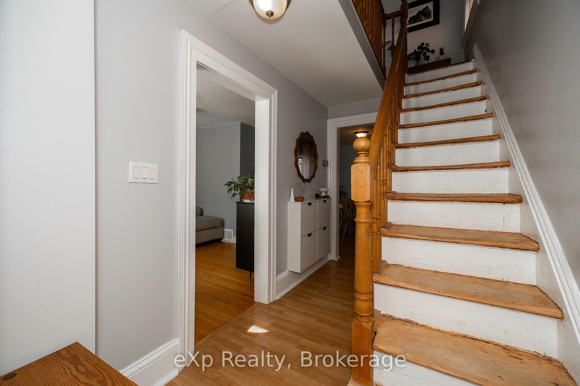 Property Photo: 780 5th Avenue E ON N4K 2R6
