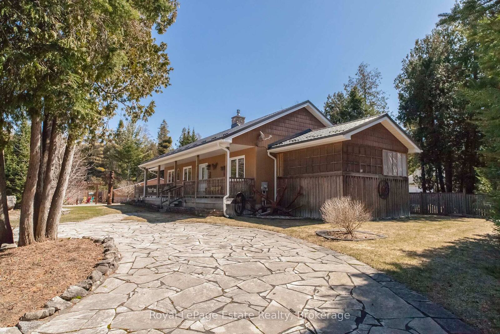 Property Photo: 204 Seventh Street N ON N0H 2G0