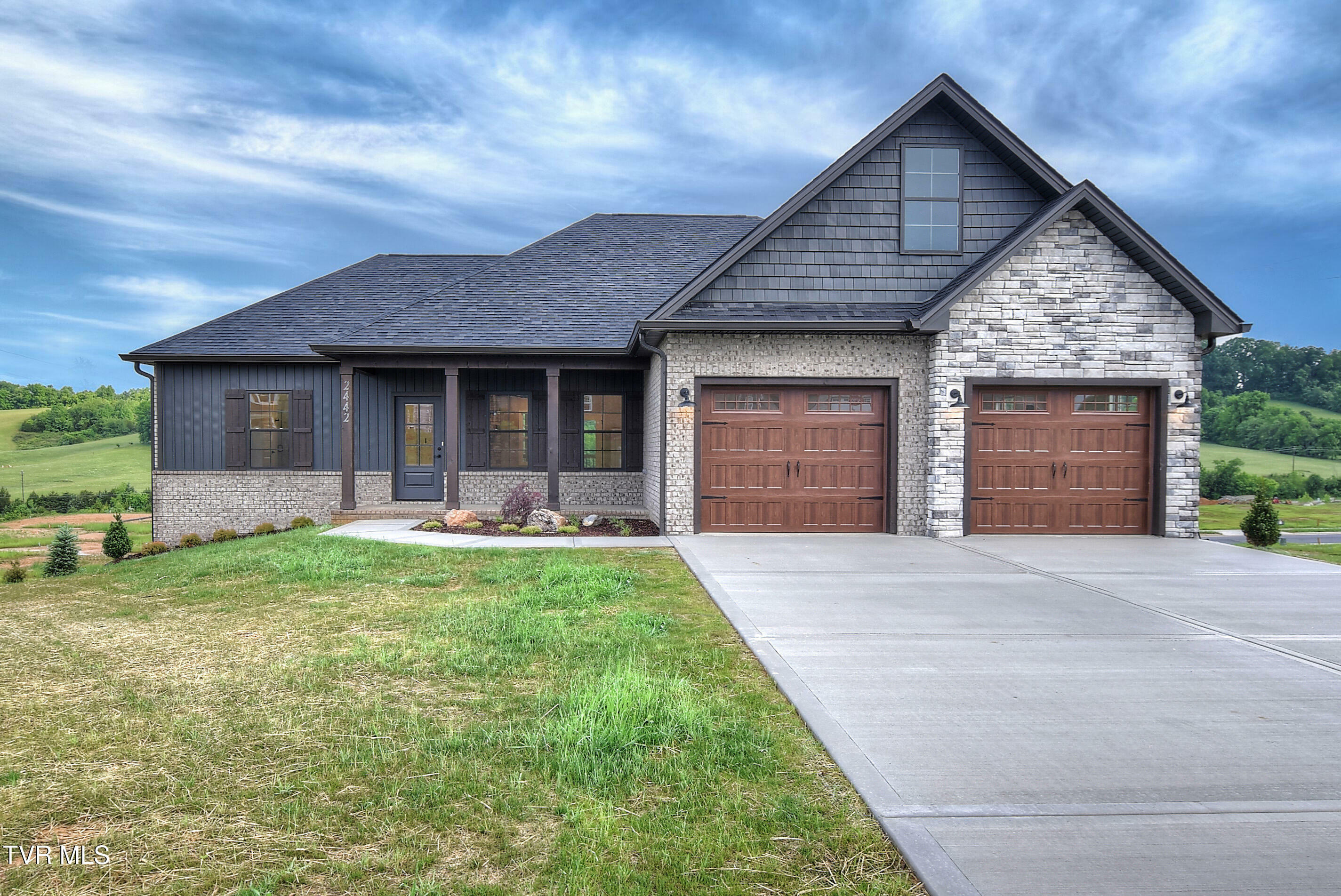 Property Photo:  2442 Haystack Circle  TN 37686 