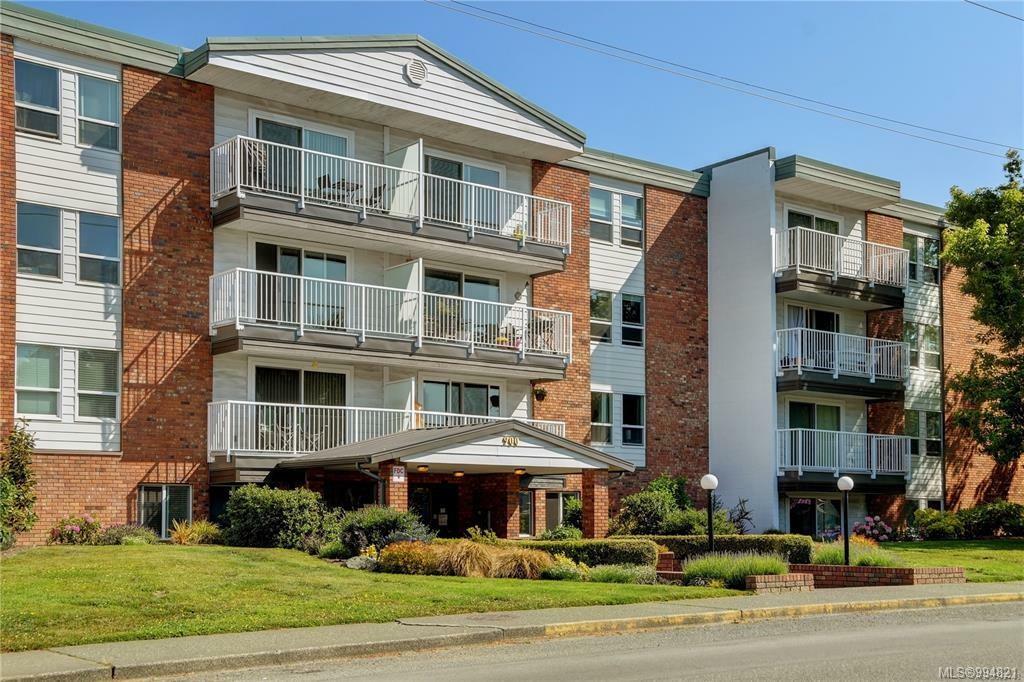 Property Photo: 900 Tolmie Ave 111 BC V8X 3W6