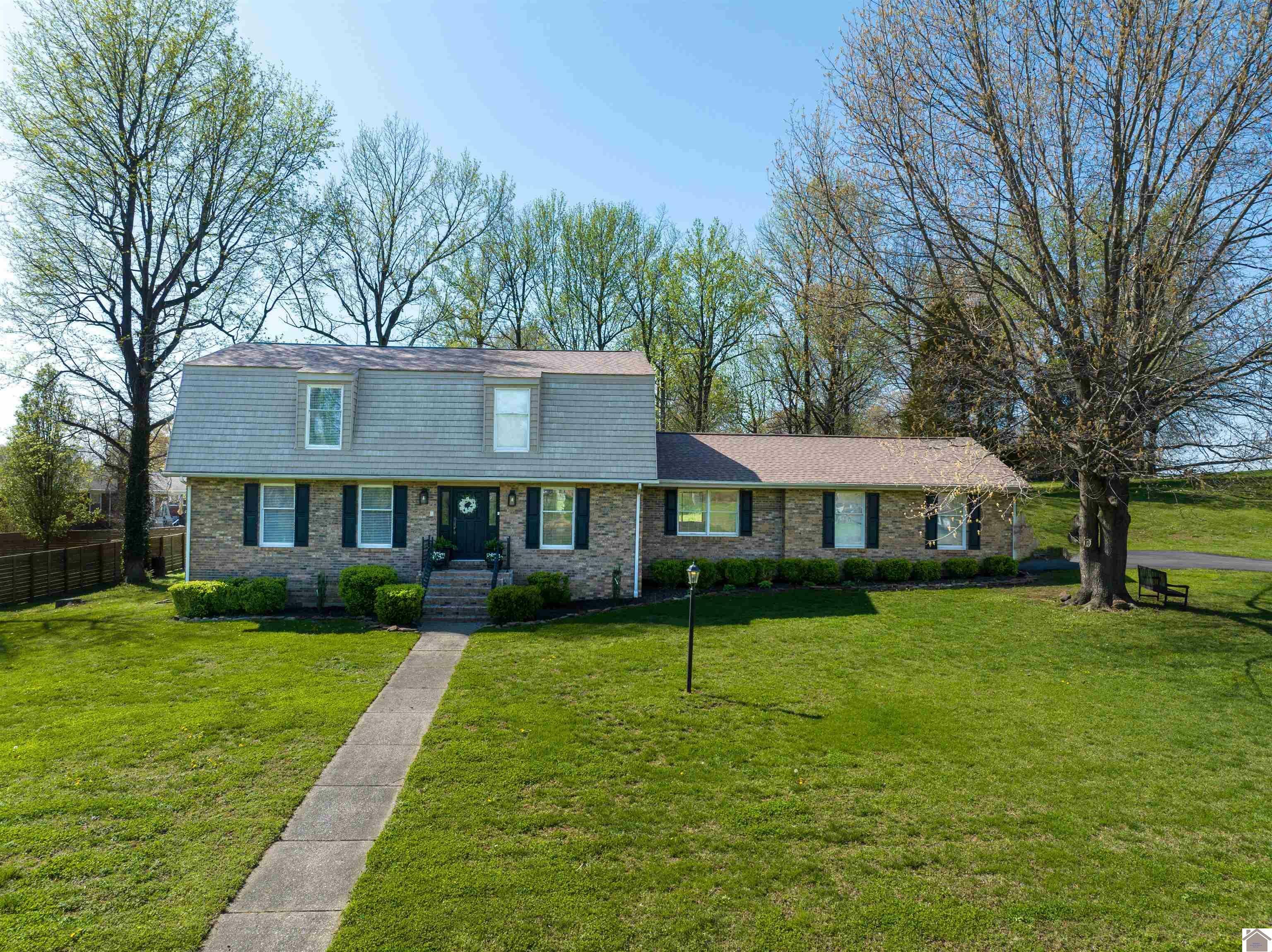 Property Photo: 555 Fairview Dr KY 42001
