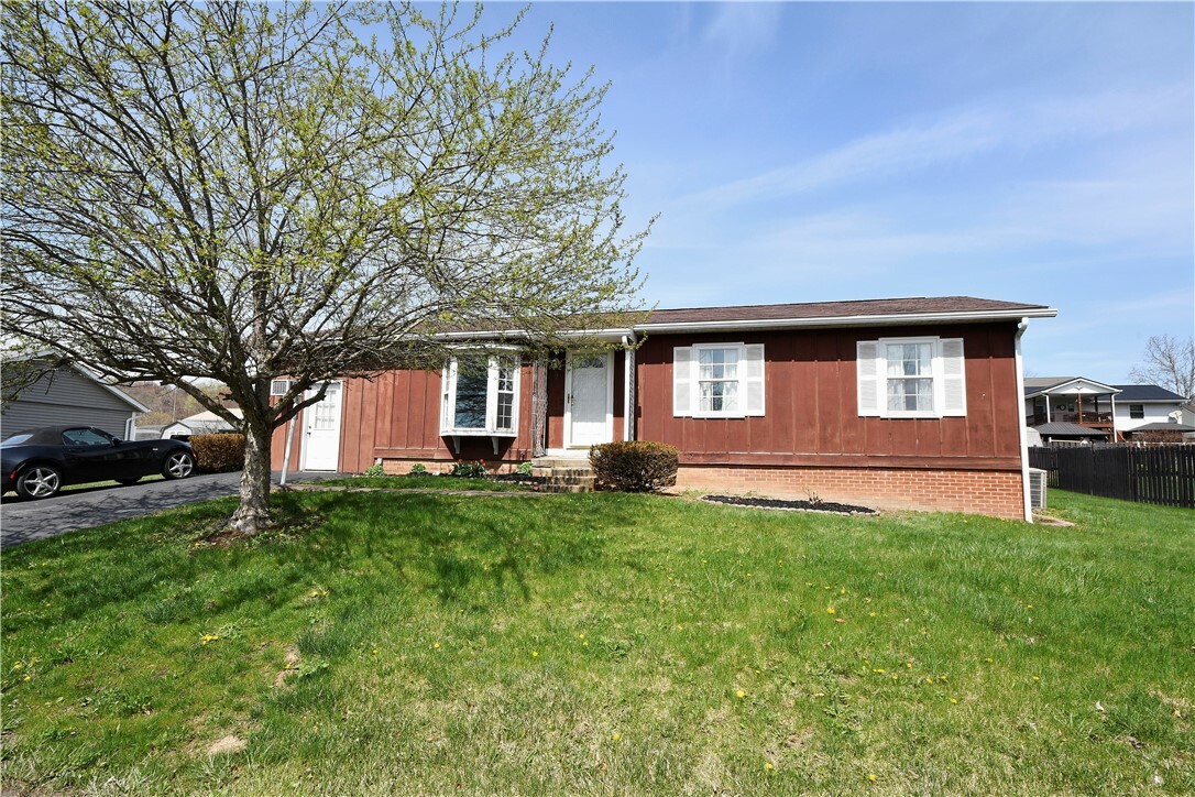 Property Photo: 9 Independence Rd PA 15312