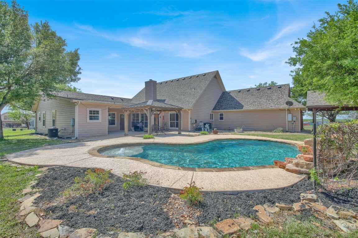 Property Photo:  9610 Schmidt Lane  TX 78653 