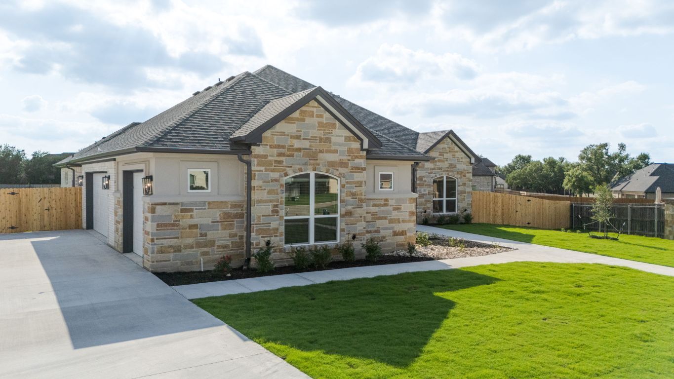 Property Photo: 112 Vista De Luna Lane TX 76513