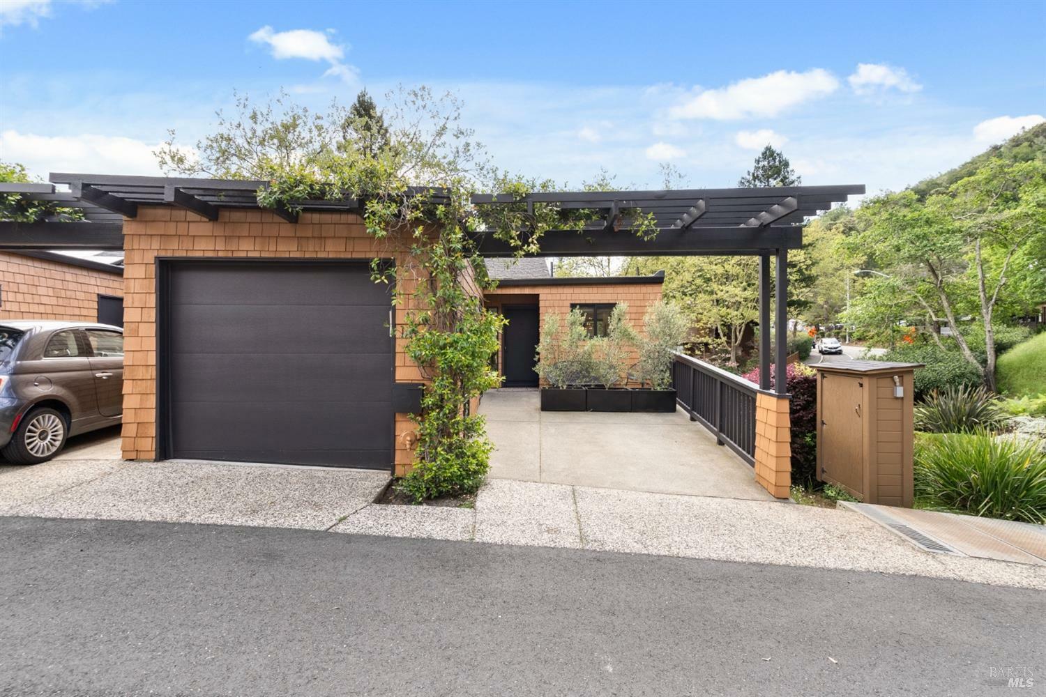 Property Photo: 1 Escalle Lane CA 94939