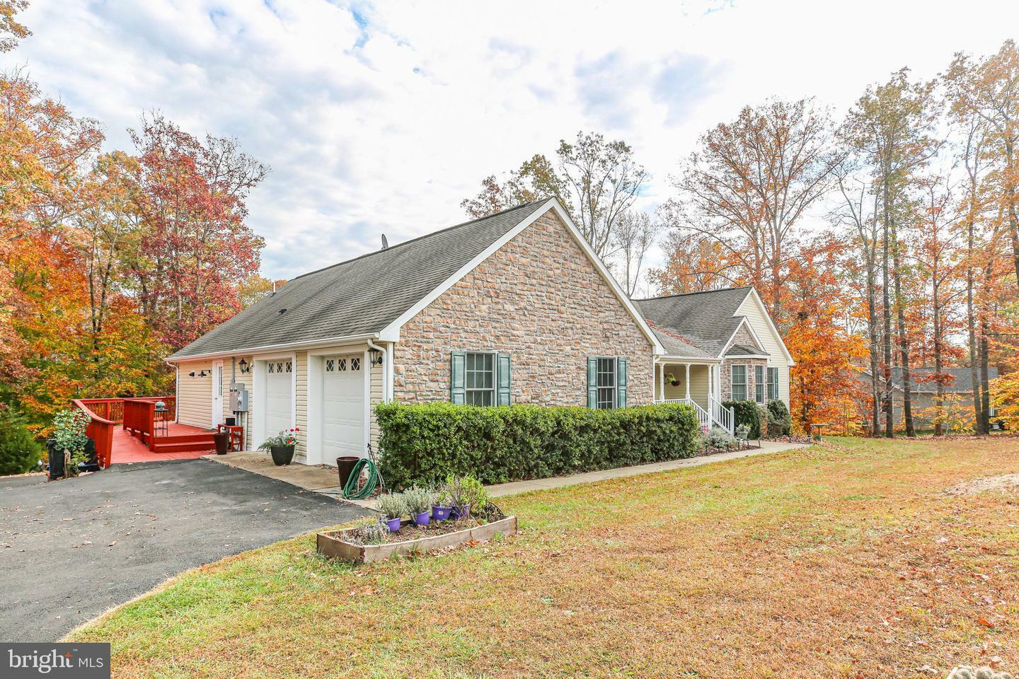 Property Photo: 5519 Bazzanella Drive VA 23117