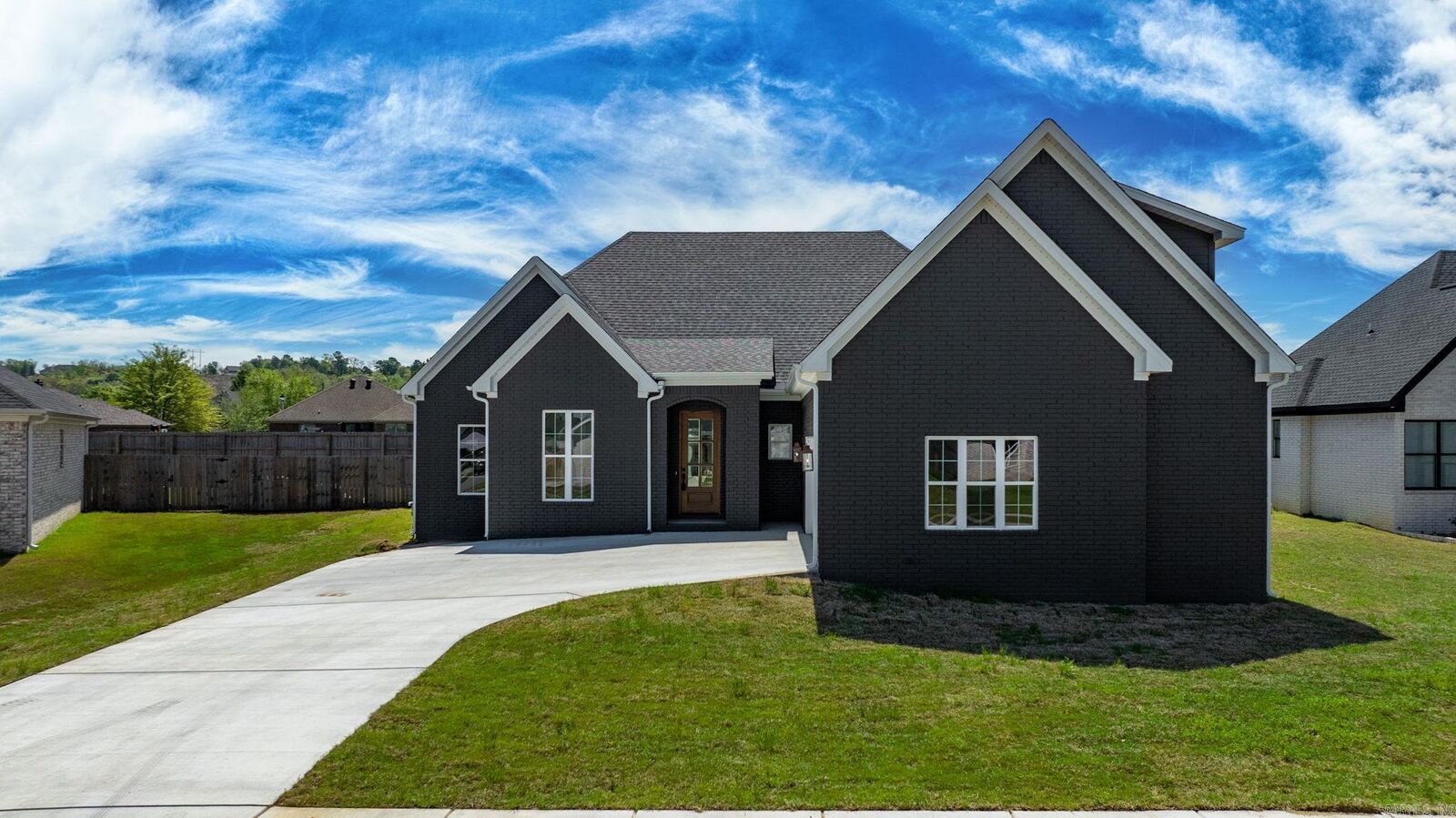 Property Photo: 2305 Bridgegate Dr AR 72034