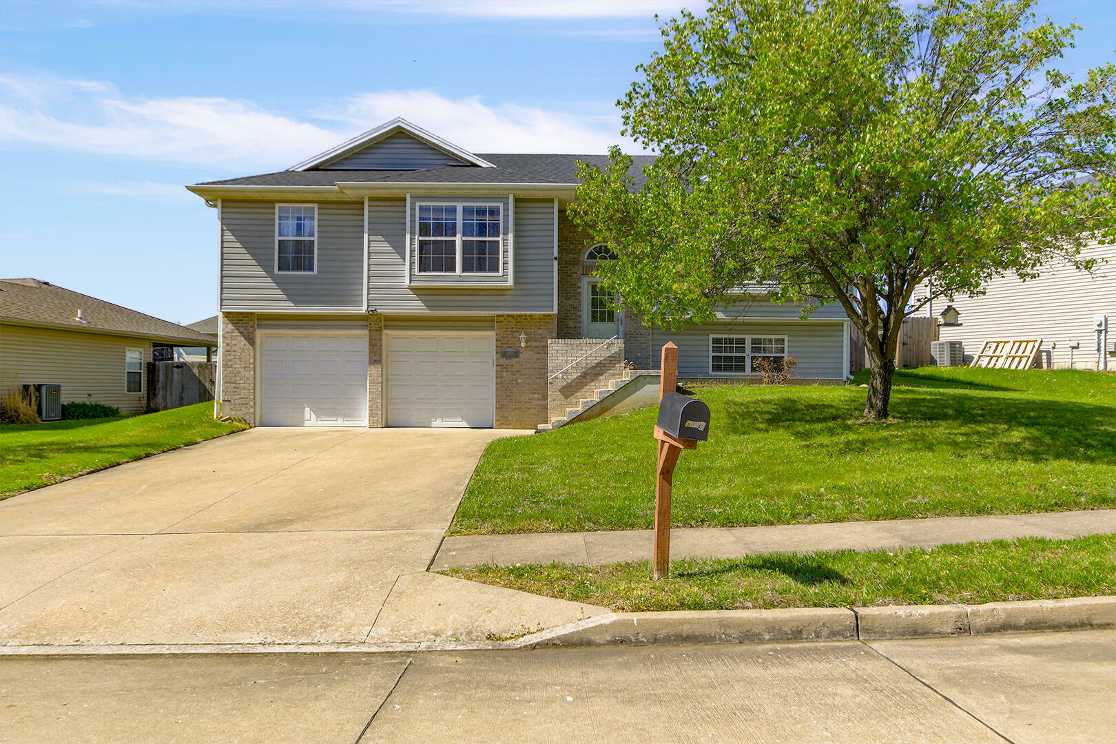 Property Photo: 5303 Sandstone Dr MO 65202