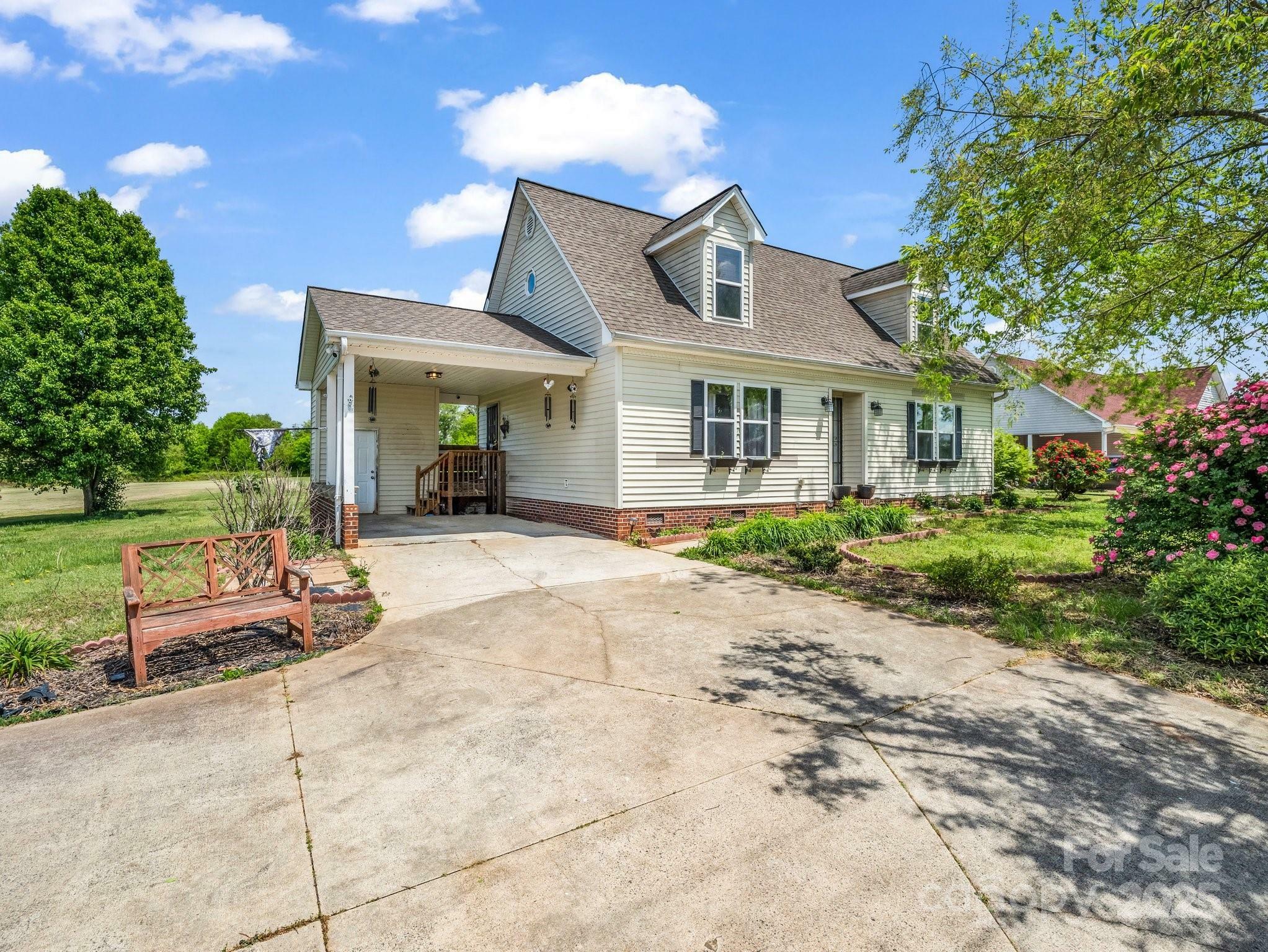 Property Photo: 2614 Reepsville Road NC 28092