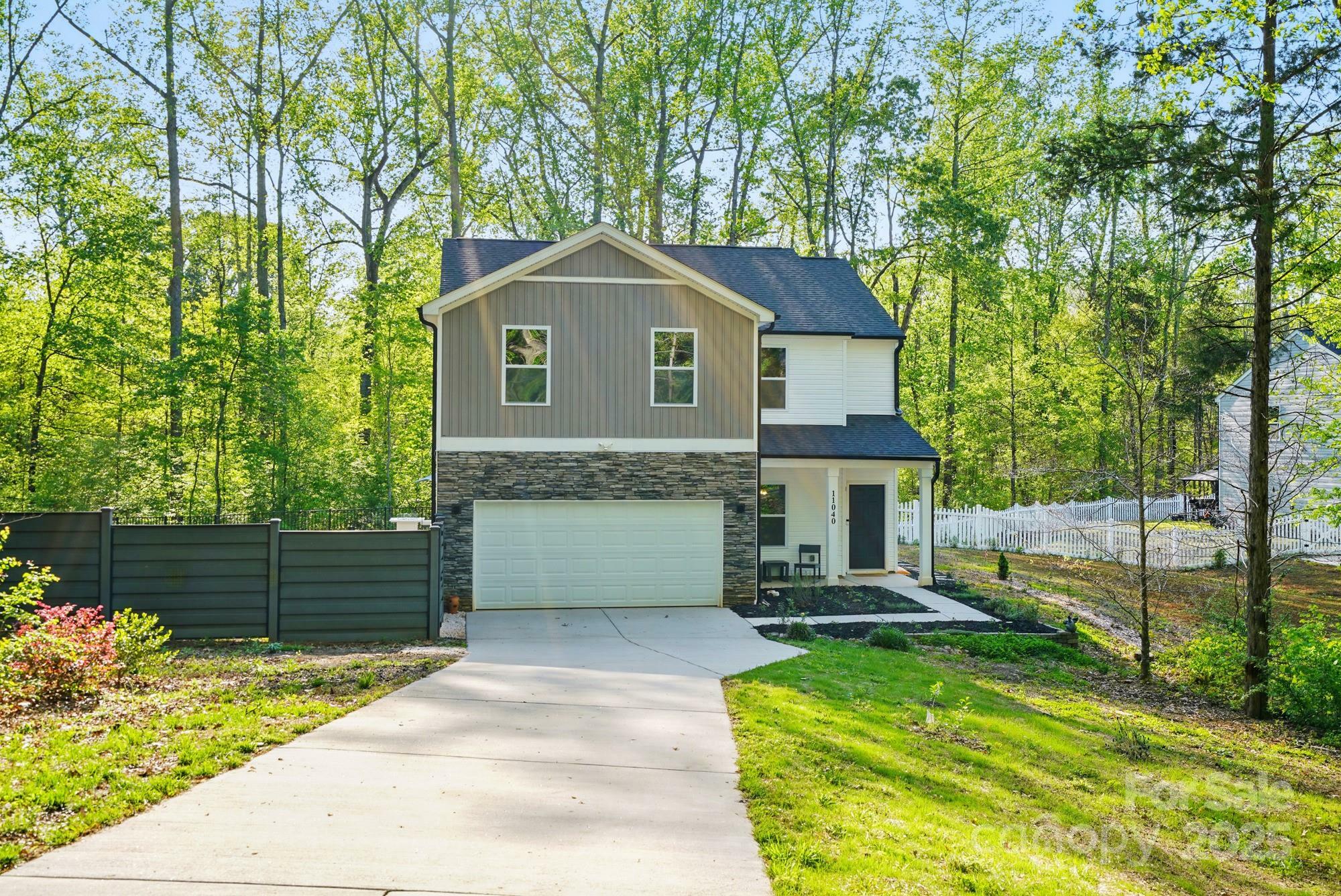 11040 E Lake Road  Charlotte NC 28215 photo