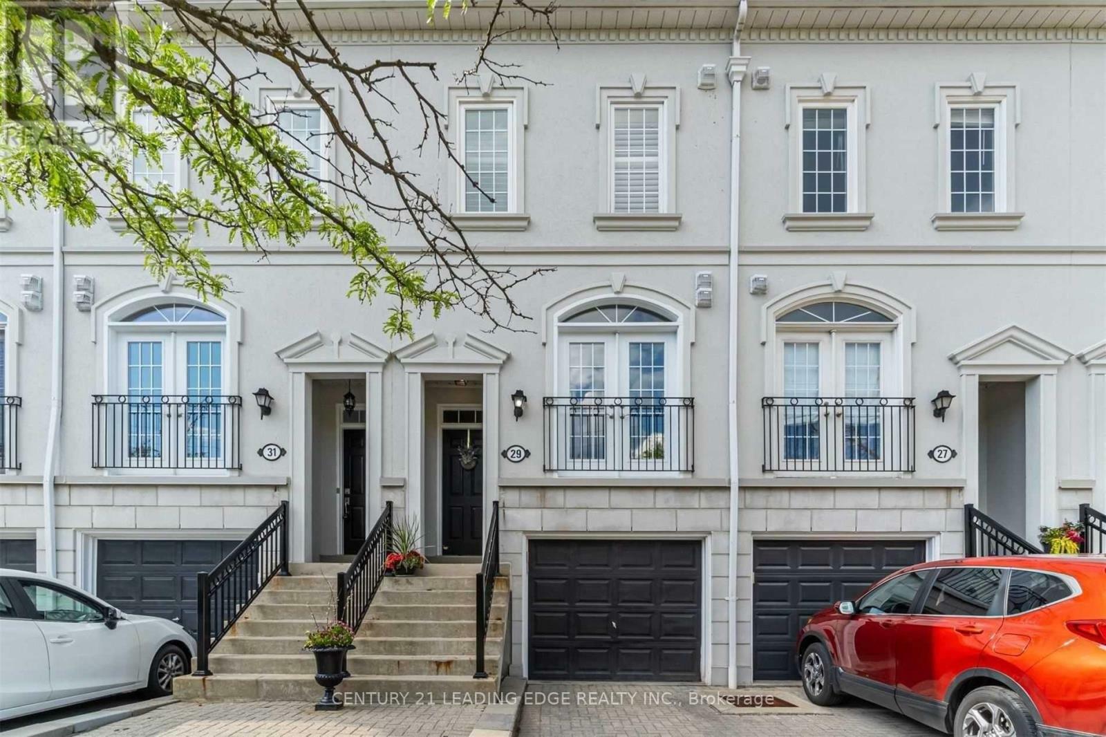 Property Photo: 29 Benson Avenue 29 ON L4C 4E5