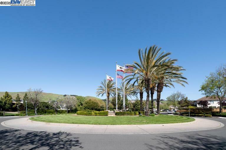 Property Photo: 220 Bridgehead Ln CA 94544