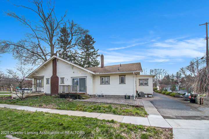 922 Michigan Avenue  East Lansing MI 48823 photo