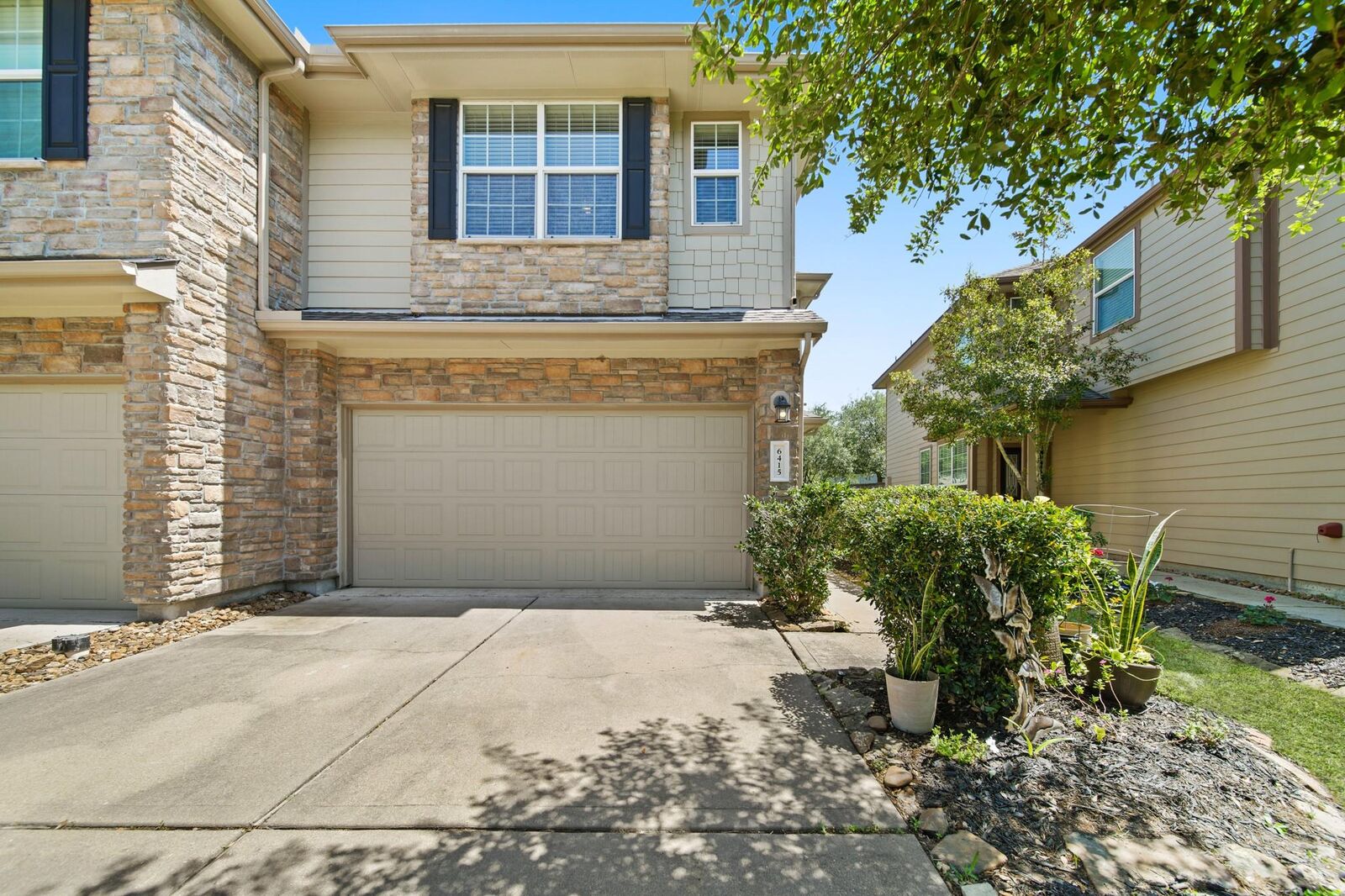 Property Photo: 6415 Densberry Lane TX 77494