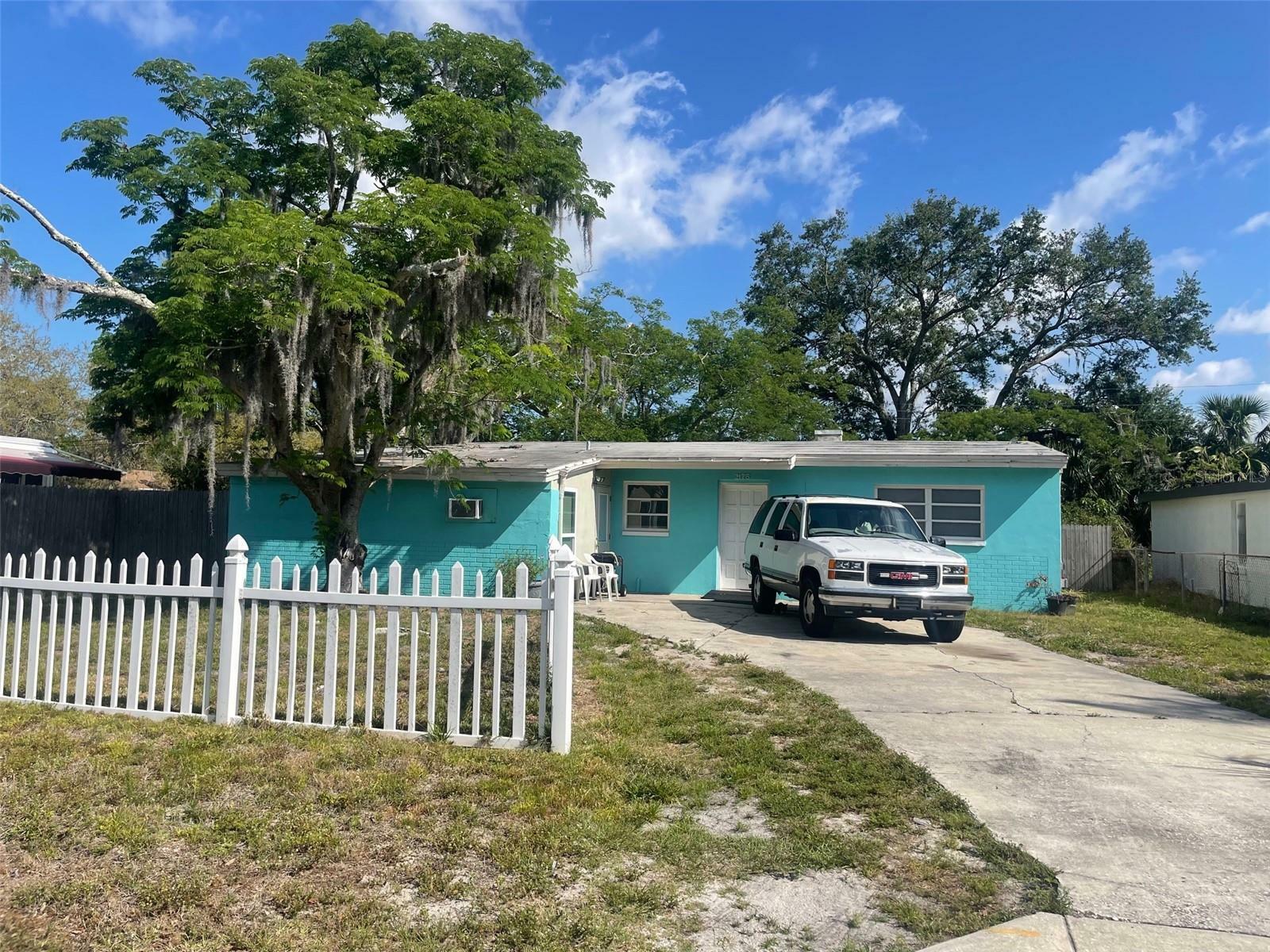 Property Photo: 2175 20th Avenue SW FL 33774