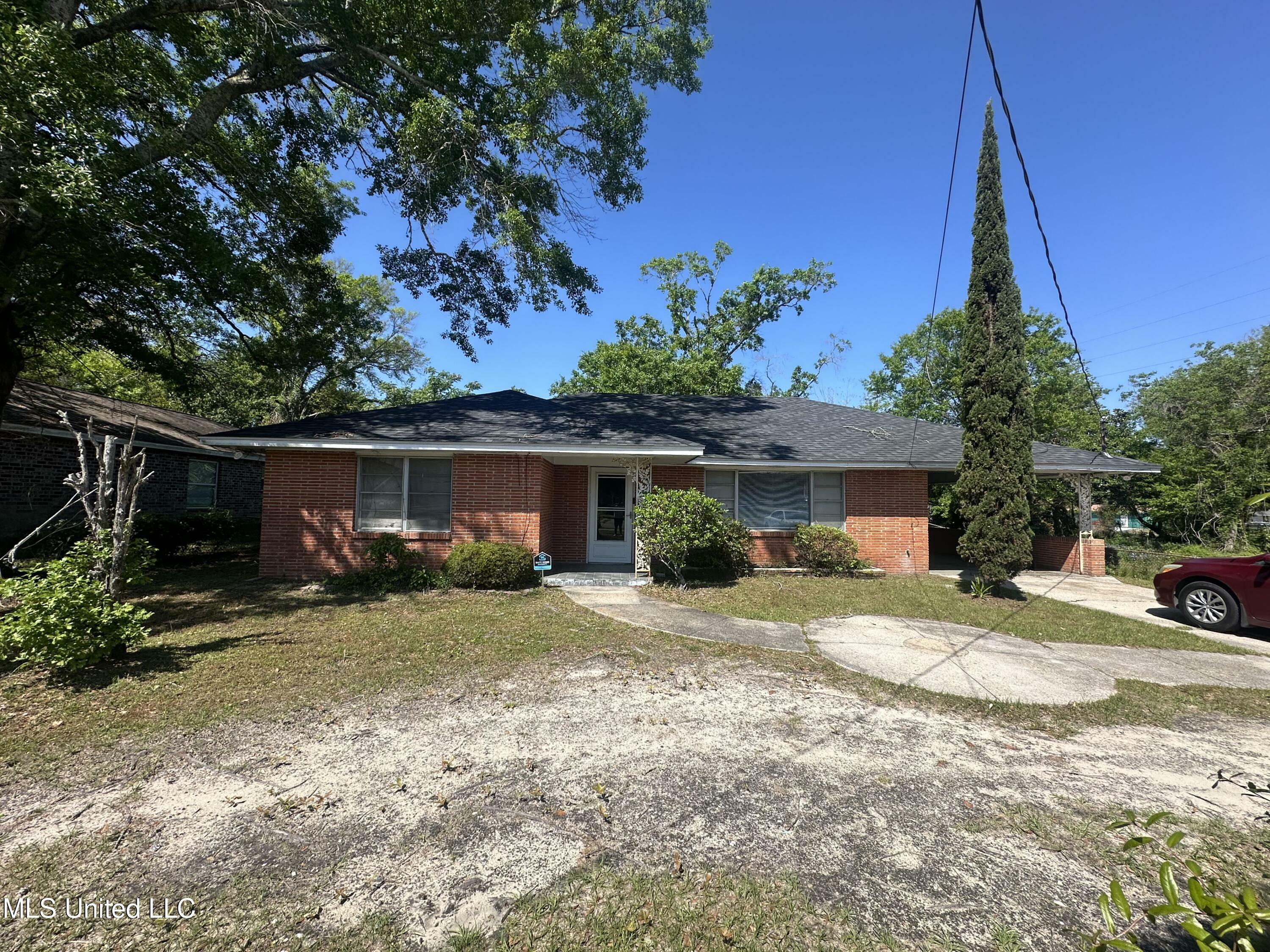 Property Photo: 2113 30th Avenue MS 39501