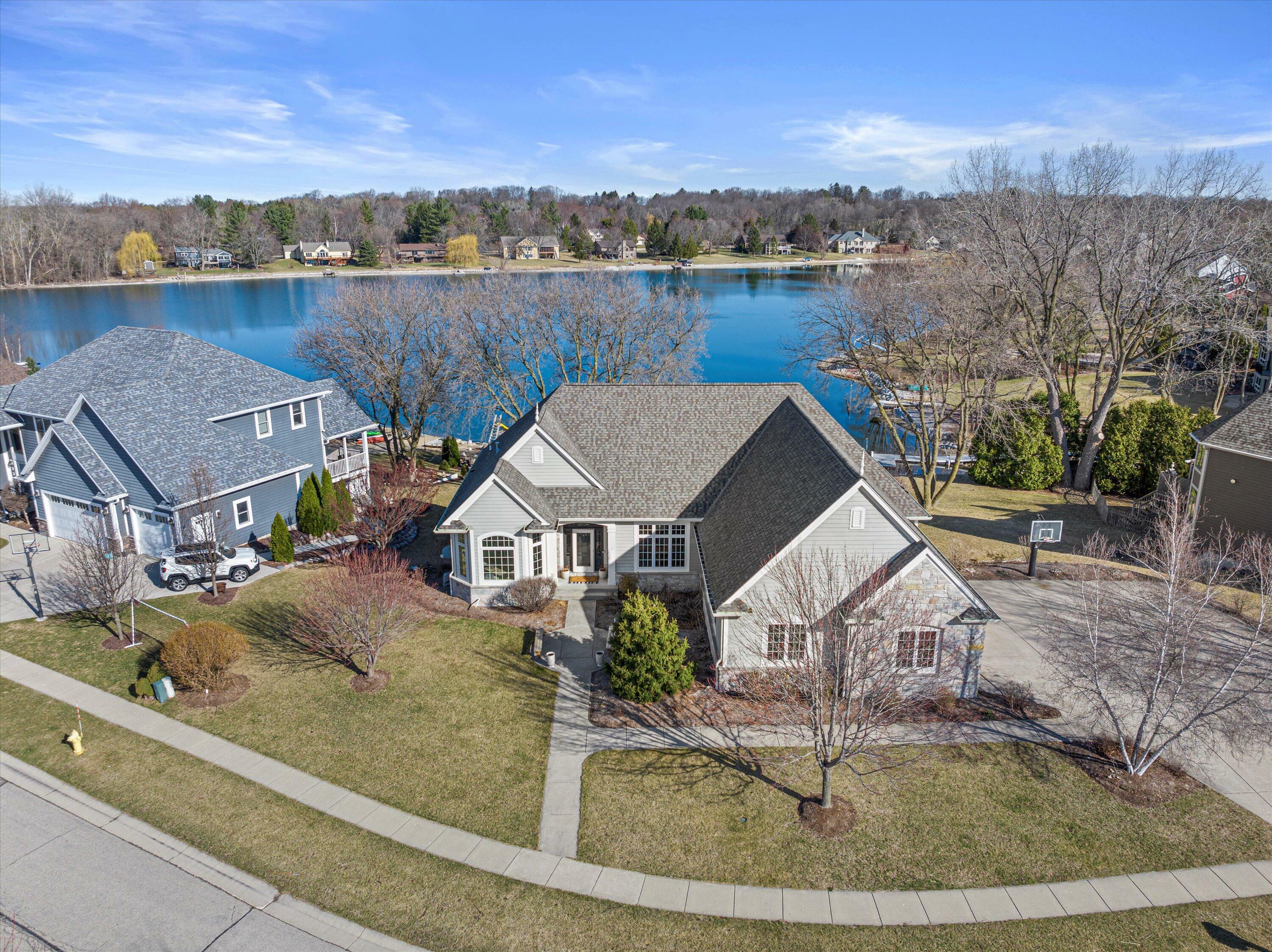 Property Photo: 550 Lake Bluff Dr WI 53066