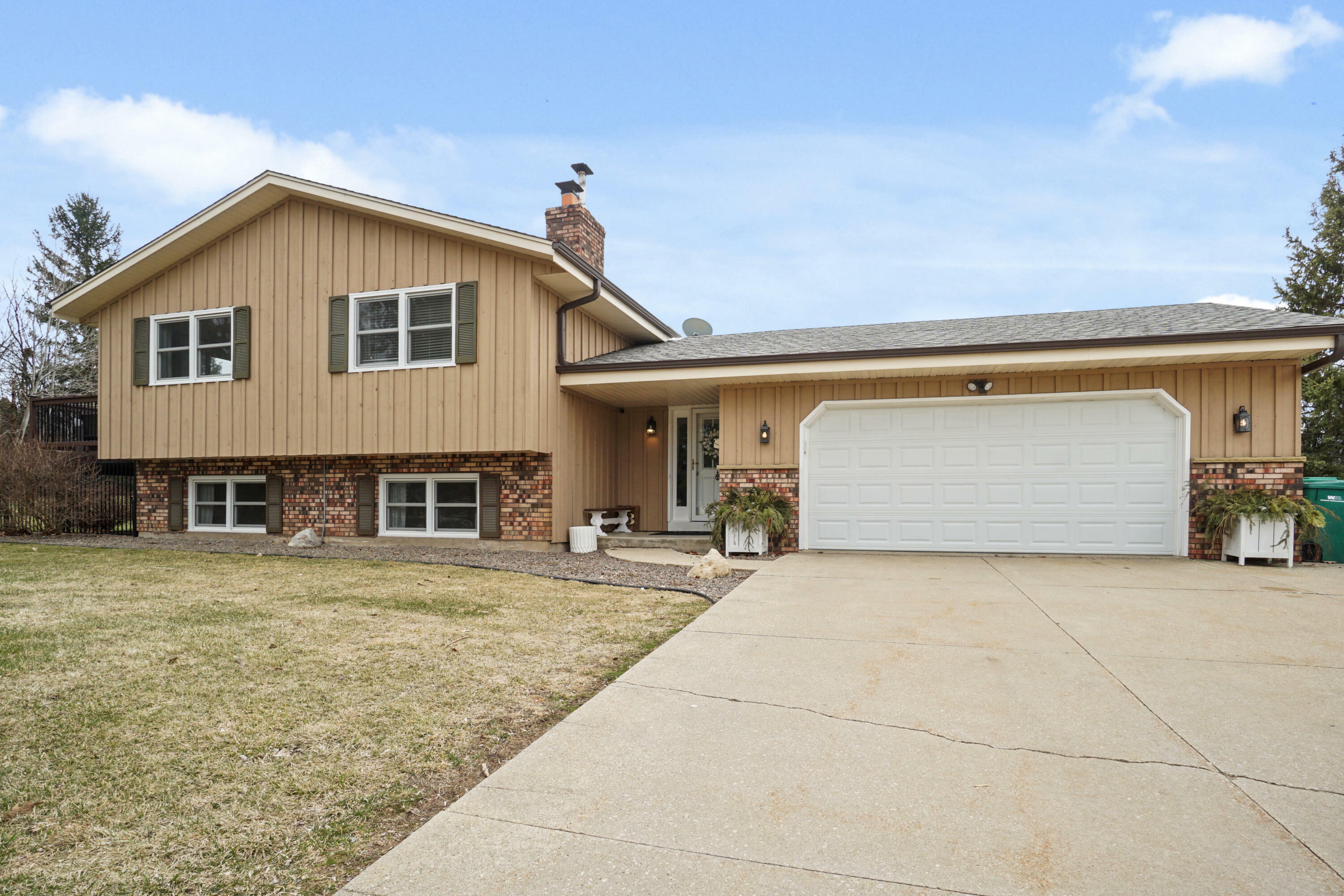 Property Photo: 6175 Marshview Ct WI 53027