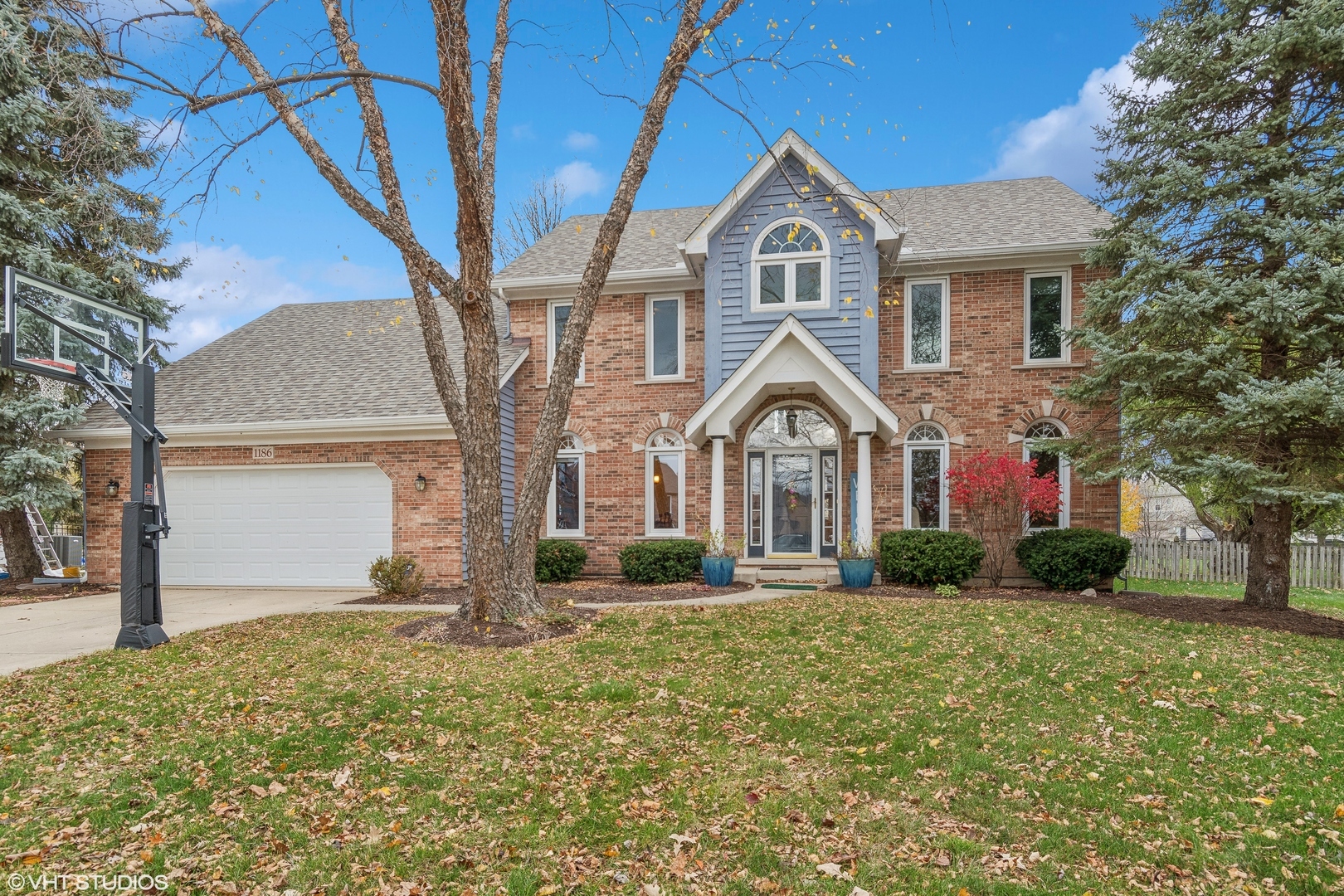 Property Photo: 1186 Birchdale Lane IL 60504