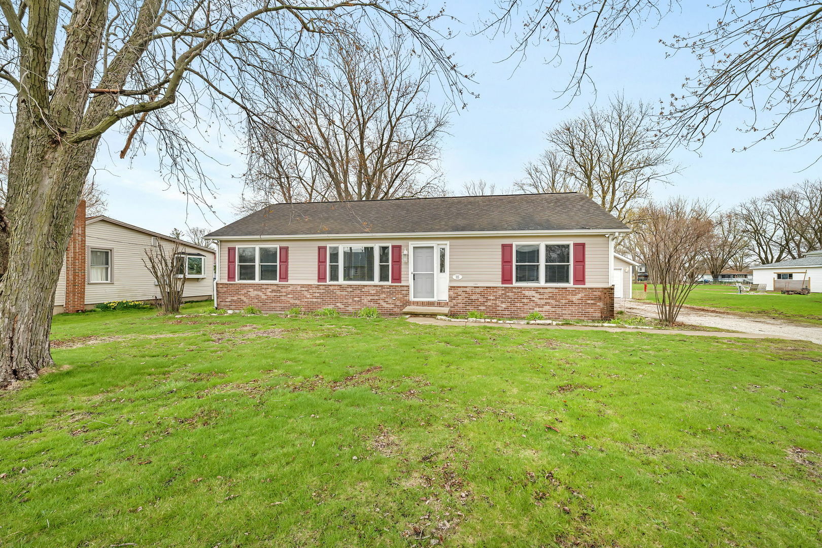 Property Photo: 115 S Division Street IL 60408