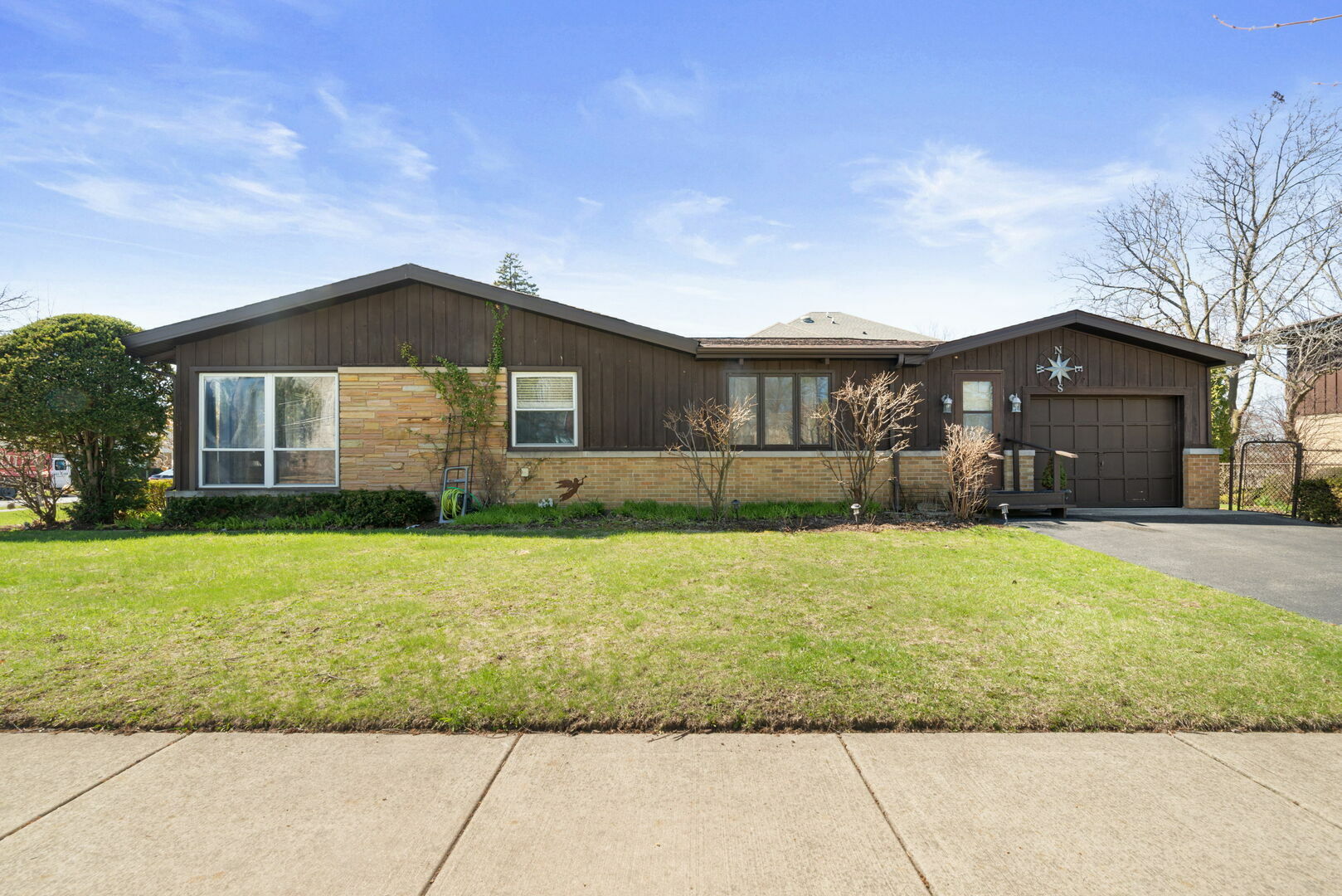 Property Photo: 6802 Lyons Street IL 60053