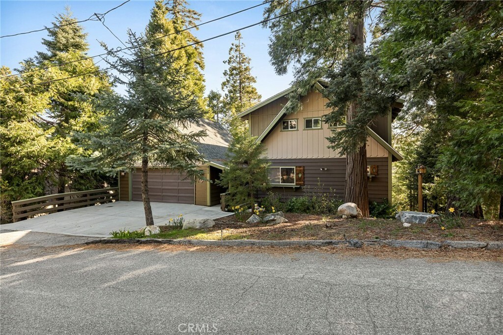 Property Photo: 229 Chippewa Lane CA 92352