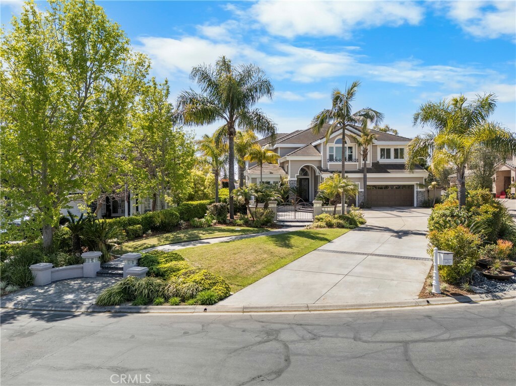 Property Photo: 6692 Alamitos Circle CA 92648