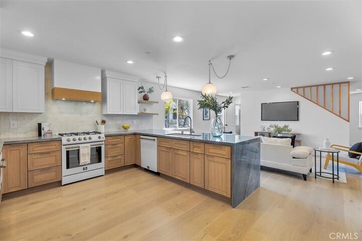 Property Photo:  368 Richmond Street  CA 90245 