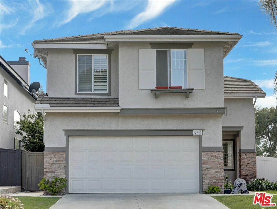 Property Photo: 971 S Brianna Way CA 92808