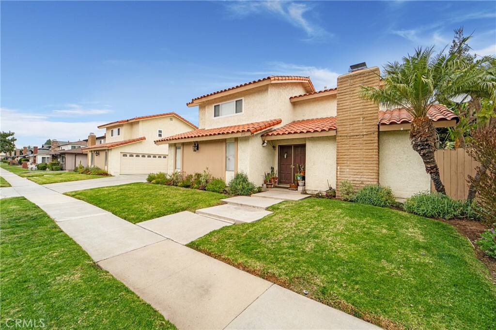 Property Photo:  213 E Acacia Street  CA 92821 