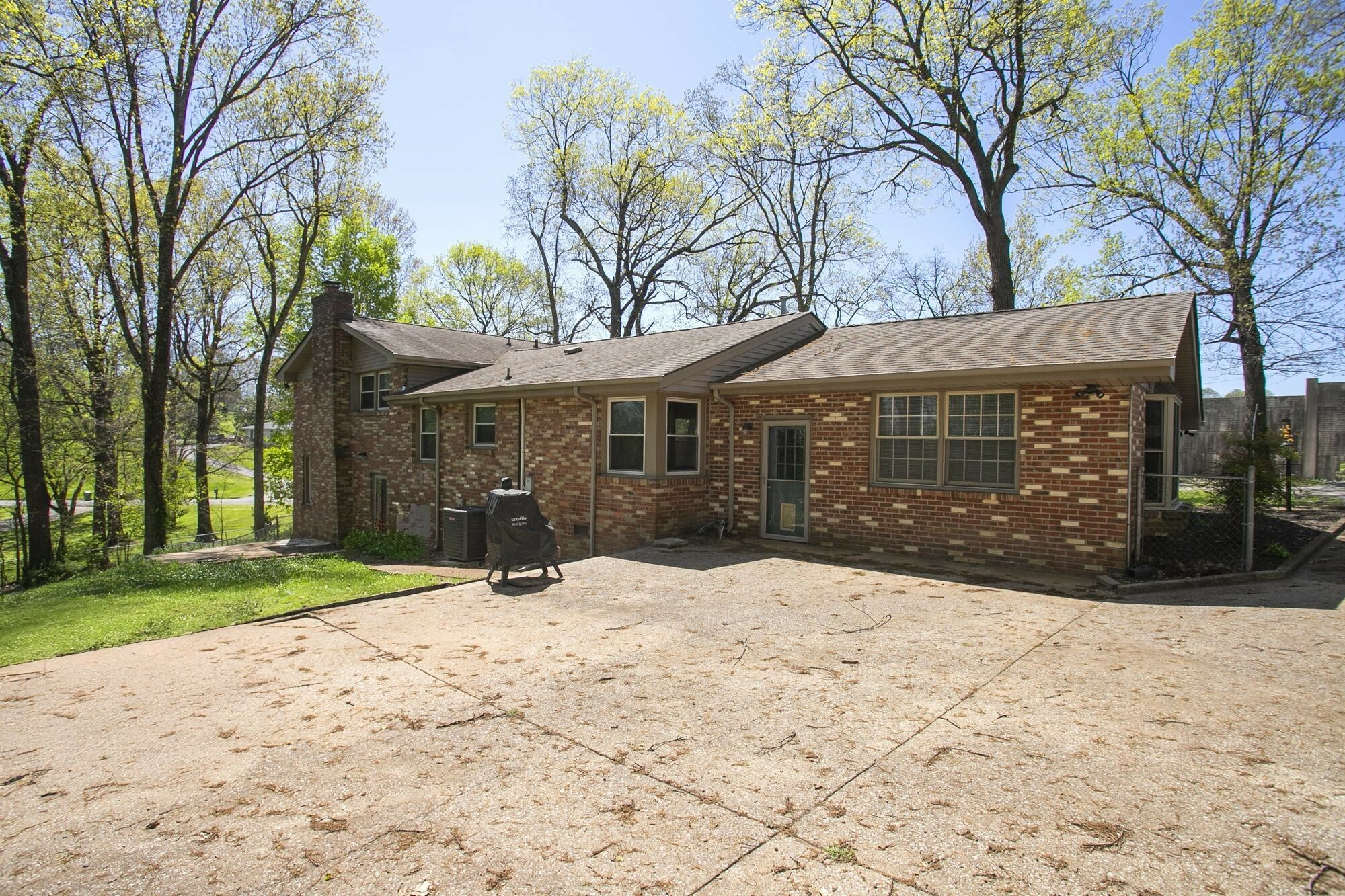 Property Photo: 201 Holiday Dr TN 37115