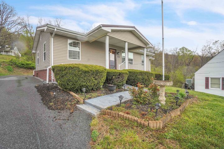 Property Photo:  606 Hopkins Street  VA 24124 