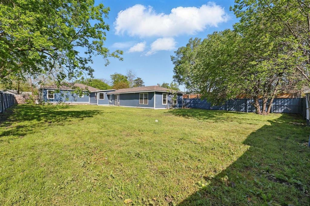 Property Photo: 1506 N Waddill Street TX 75069