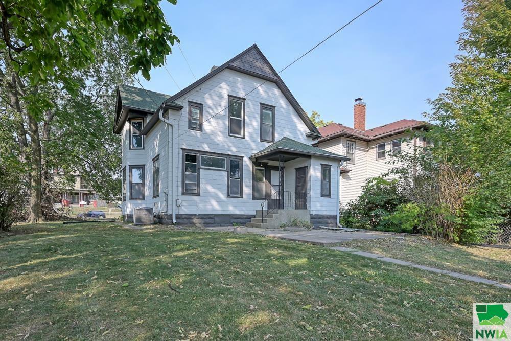 Property Photo:  2410 Nebraska St  IA 51104 