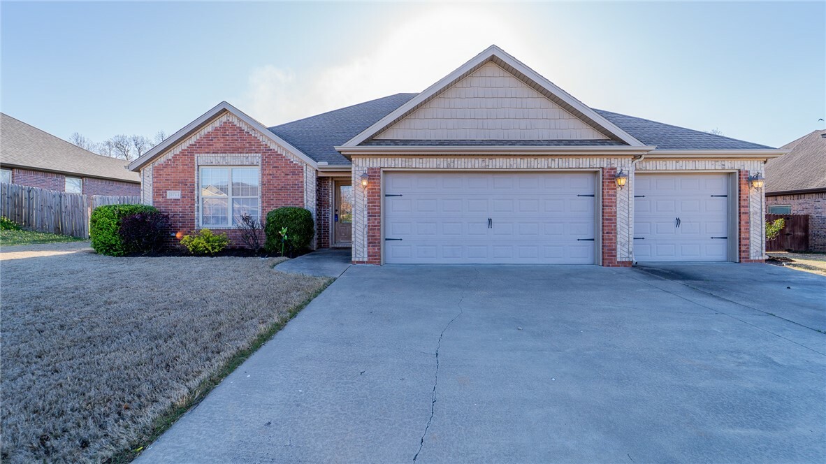 Property Photo: 5711 S 66th Street AR 72758