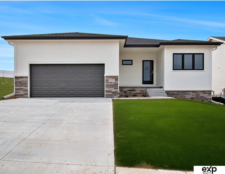 Property Photo:  21711 McClellan Drive  NE 68028 