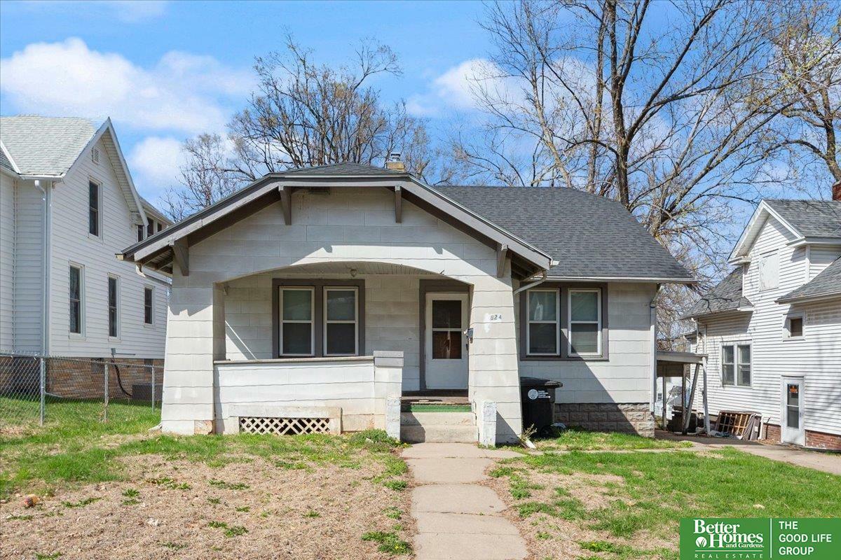 Property Photo: 3824 Seward Street NE 68111