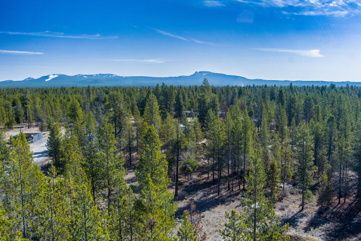 Property Photo: 16781 Cagle Road OR 97739
