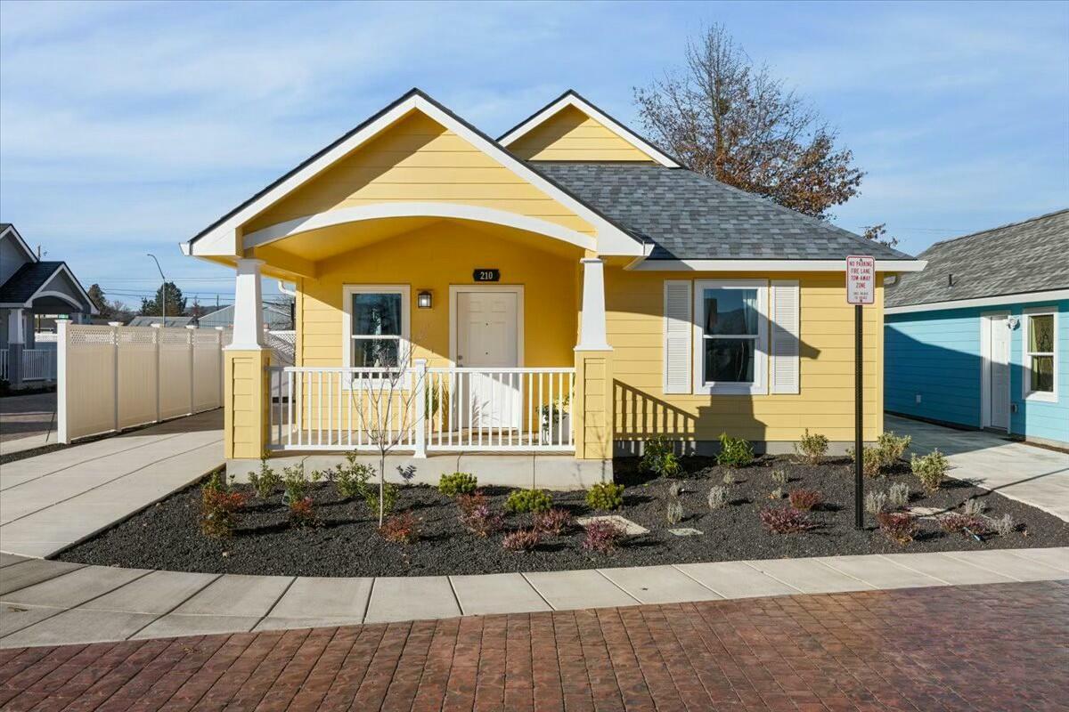 Property Photo: 2254 Grandma Aggie Lane Lot 17 OR 97501