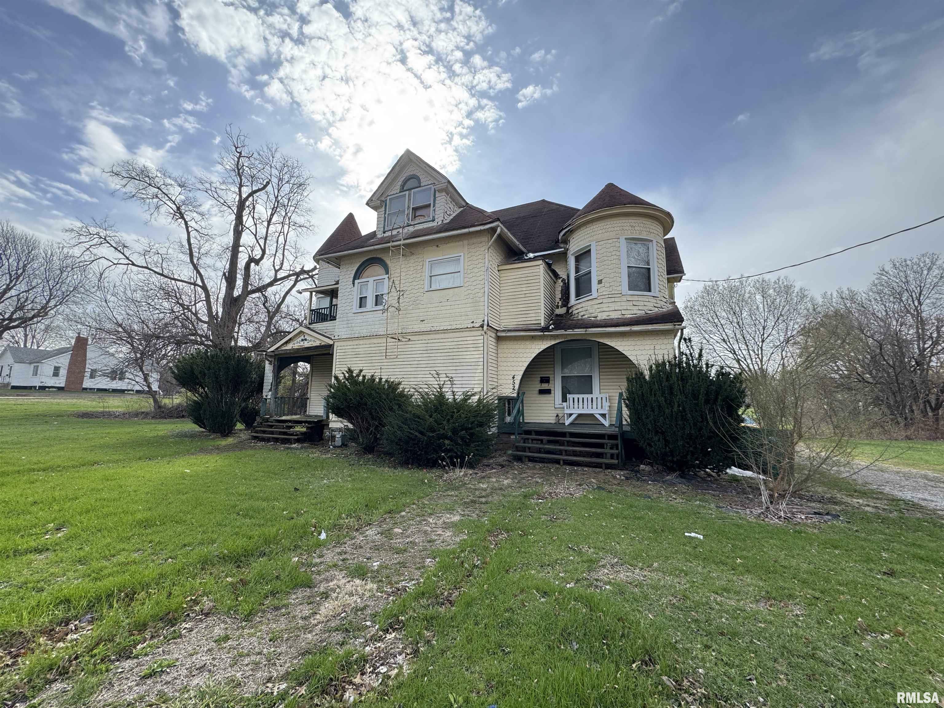 Property Photo: 450 Monmouth Boulevard IL 61401