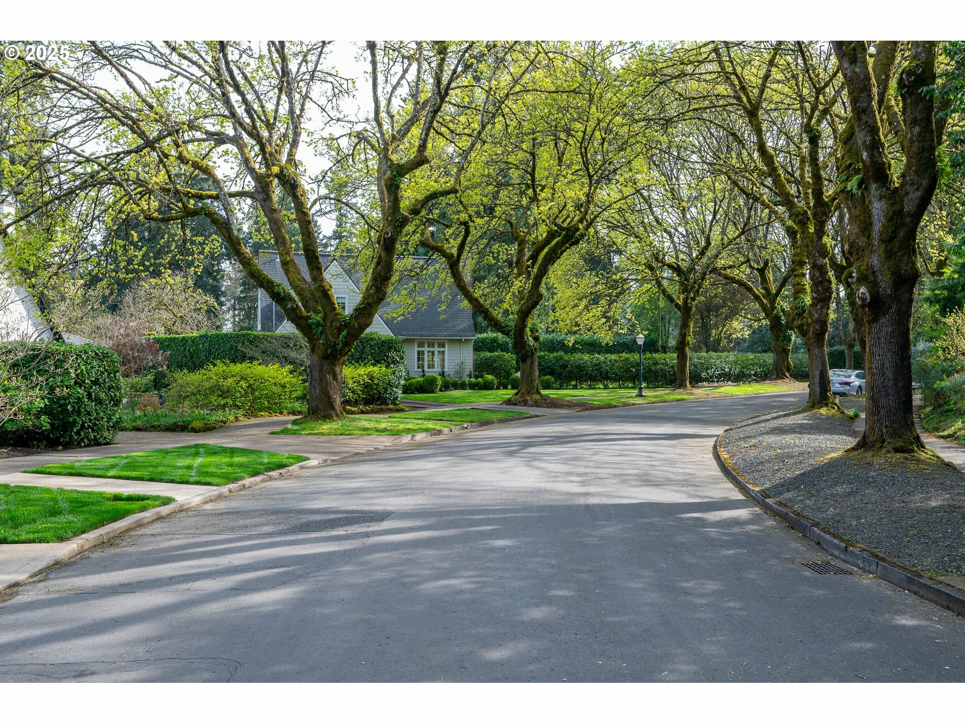 Property Photo: 1856 SE Saint Andrews Dr OR 97202