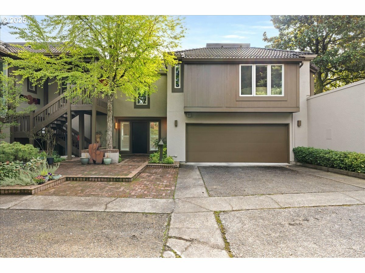 Property Photo: 725 NW Westover Ter OR 97210