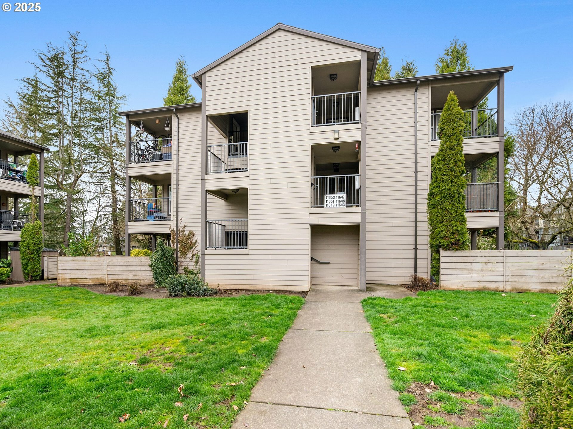 Property Photo: 11649 SE Fuller Rd OR 97222