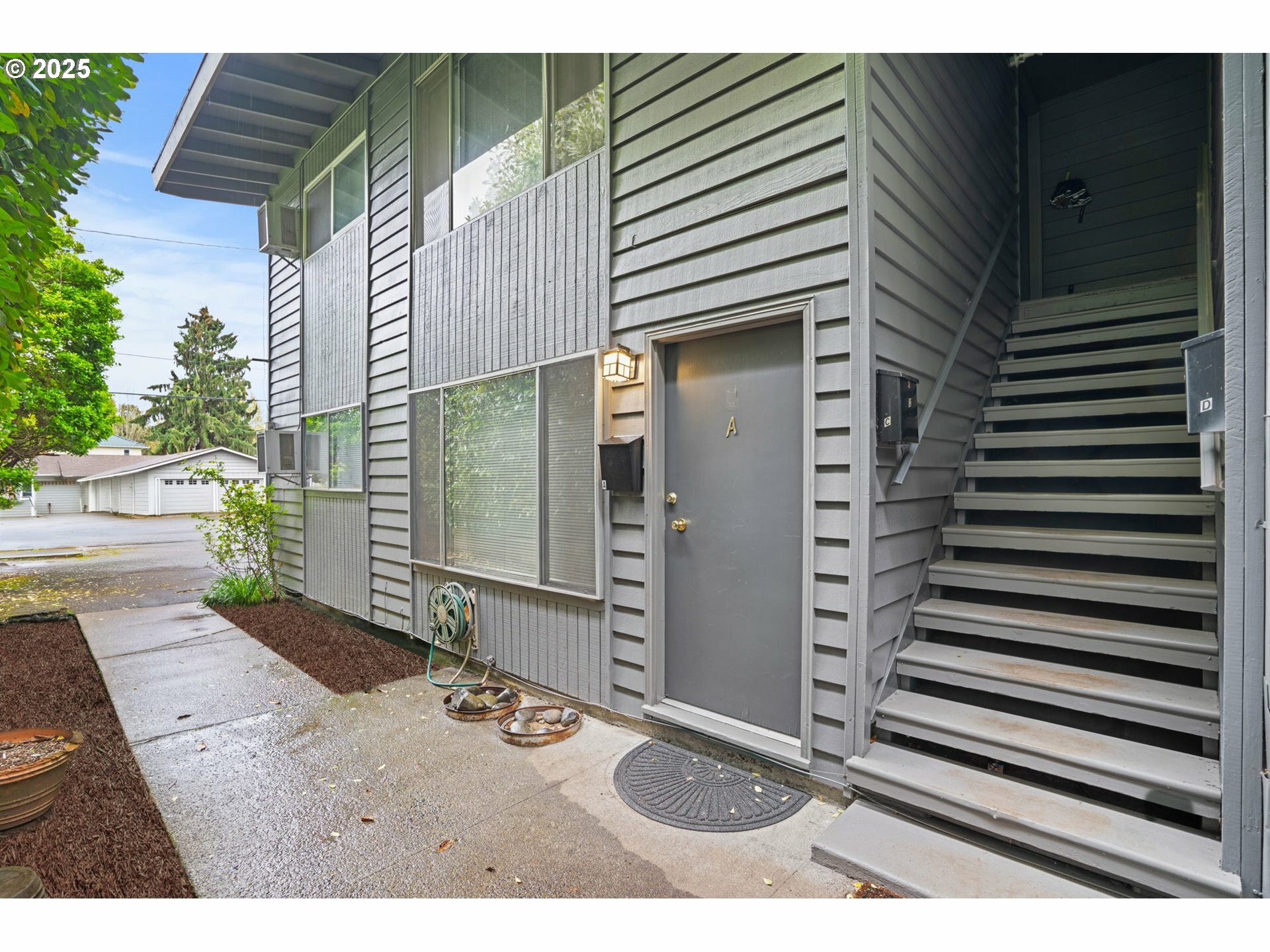 Property Photo: 1543 SE Carlton St OR 97202