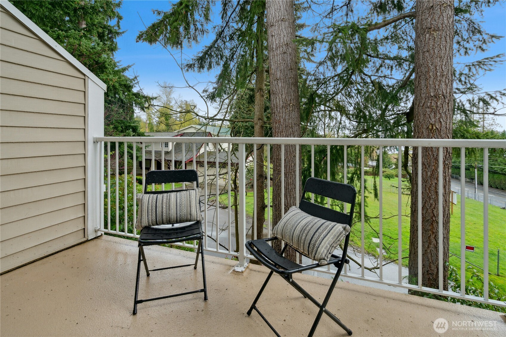 Property Photo: 11821 NE 162nd Court WA 98011