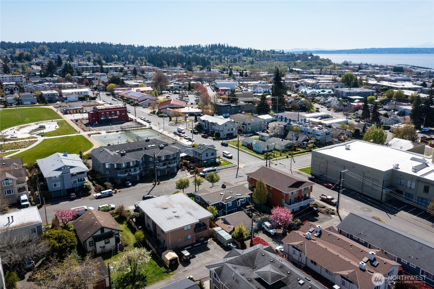 Property Photo:  621  Daley Street  WA 98020 